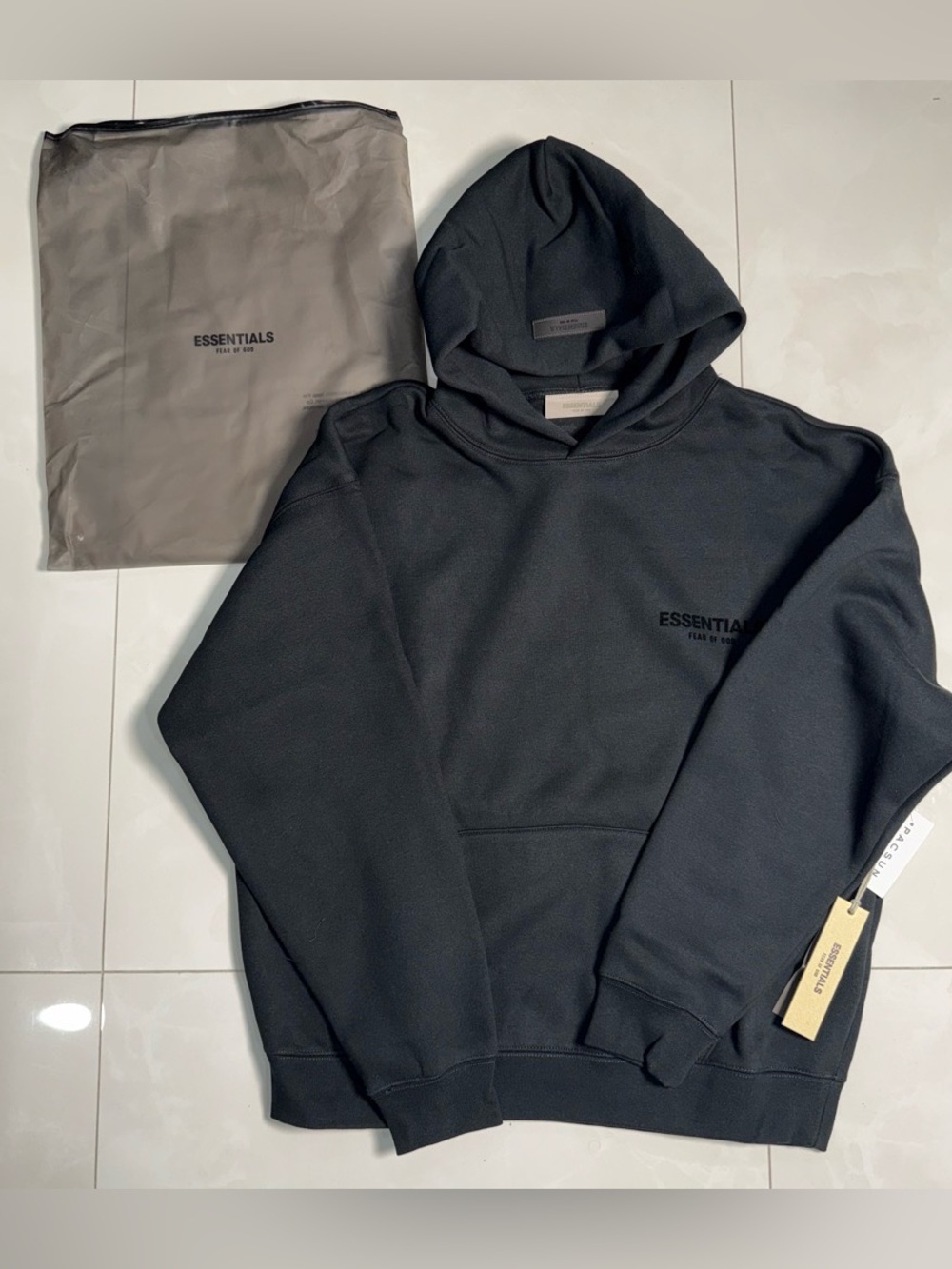 Essentials Fear of God Black Minimal Logo Hoodie